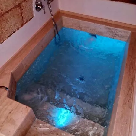 Azalea Deluxe アパート