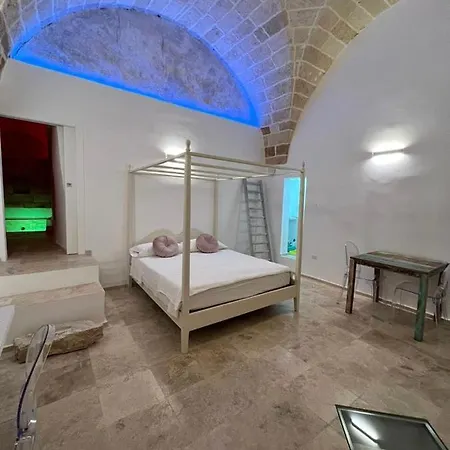 Azalea Deluxe アパート