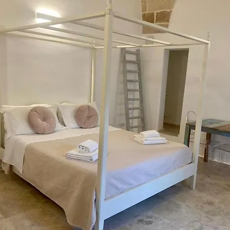 Azalea Deluxe Apartman Sannicola