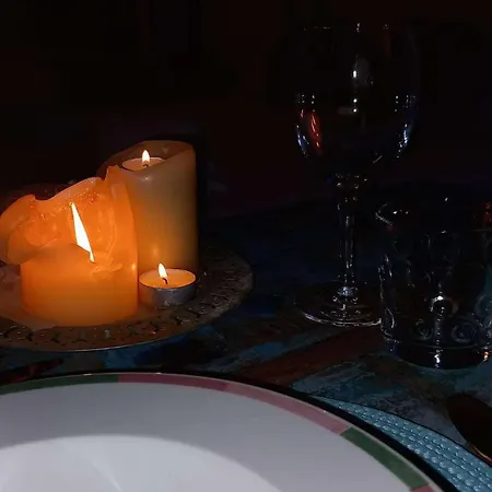 アパート Azalea Deluxe サンニコーラ