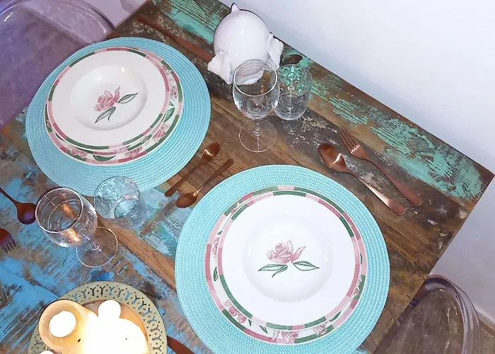 アパート Azalea Deluxe サンニコーラ